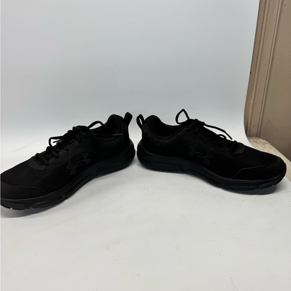 Under Armour Men's Black Athletic Shoes